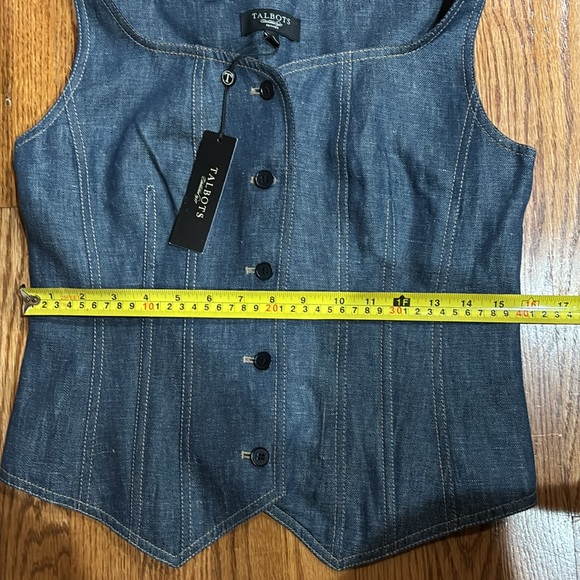 Vest - Picture 7 of 9